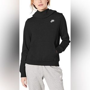 Nike Funnel Neck Fleece
Hooded Pullover